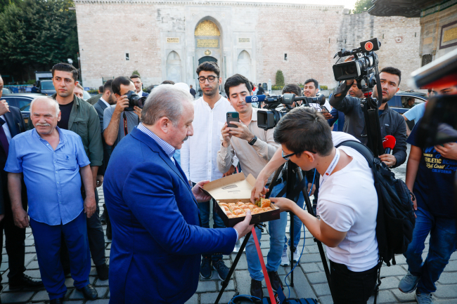 TBMM Başkanı Şentop, bayram namazını Ayasofya-i Kebir Camii'nde kıldı