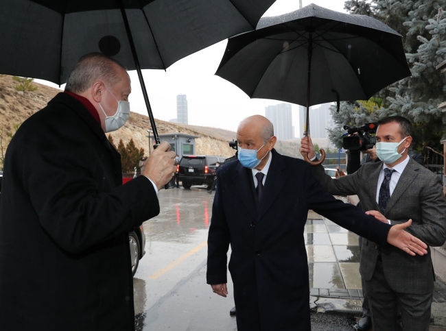 Cumhurbaşkanı Erdoğan, Bahçeli'yi evinde ziyaret etti