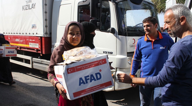 Şanlıurfa'dan Tel Abyad ve Rasulayn'a insani yardım