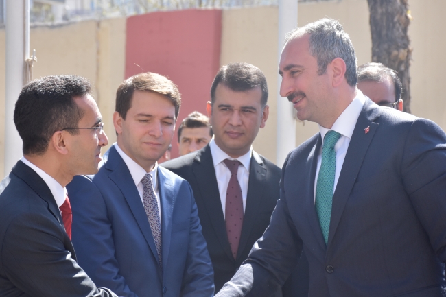 4 bine yakın FETÖ'cü hakim-savcı ihraç edildi