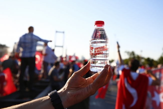 15 Temmuz Şehitler Köprüsü'nde insan seli