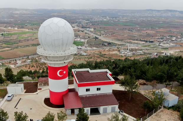 Türkiye'nin kendi imkanlarıyla geliştirdiği radarlar da hava sahasının kontrolünde önemli roller oynuyor.