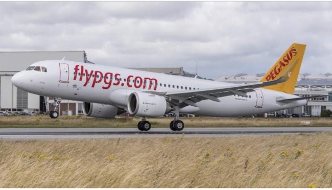 İstanbul Sabiha Gökçen Uluslararası Havalimanı'nda pistten çıkarak parçalanan yolcu uçağı.