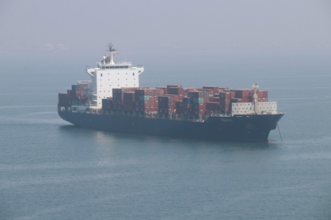 Akdeniz'i kirleten gemiler havadan denetleniyor