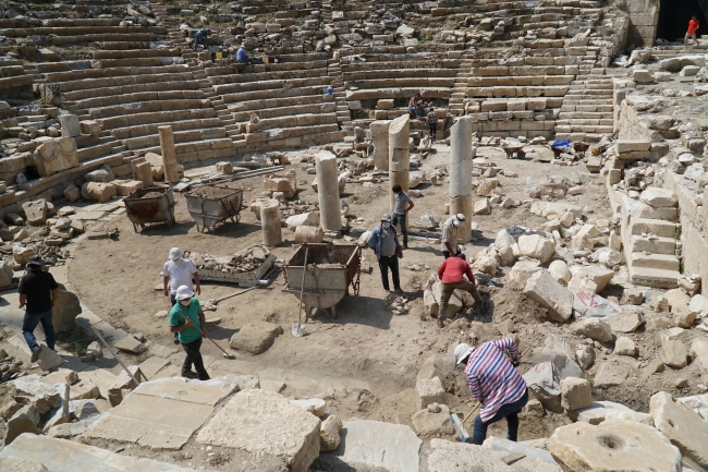 Antik tiyatro 1600 yıl sonra seyirciyle buluşacak