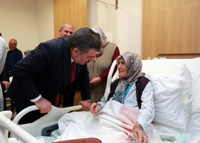 Bakan Koca: Hekim ve sağlık personeli ihtiyacını büyük ölçüde gidereceğiz