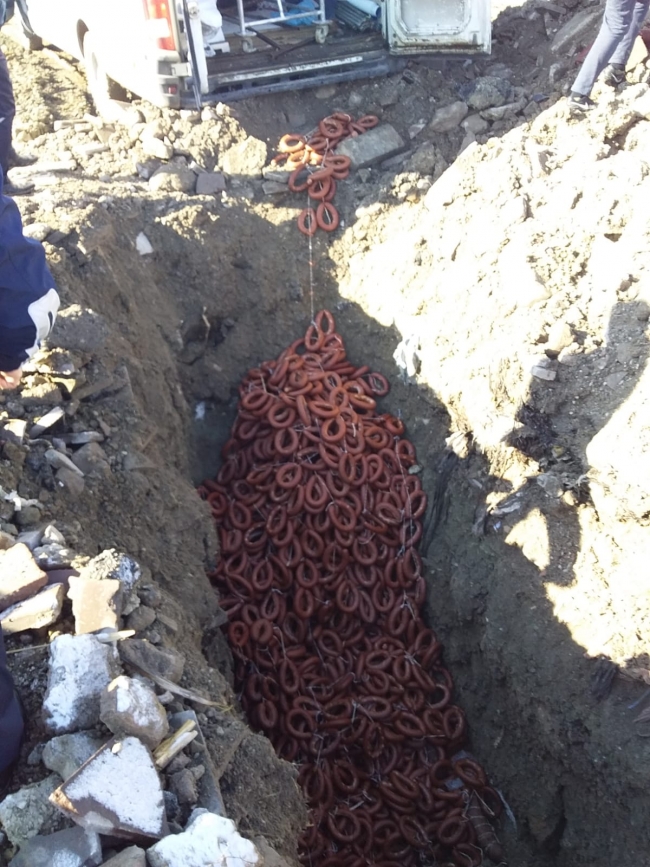 Ankara'da 400 kilo kaçak sucuk imha edildi