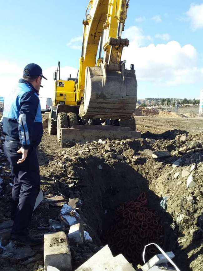Ankara'da 400 kilo kaçak sucuk imha edildi