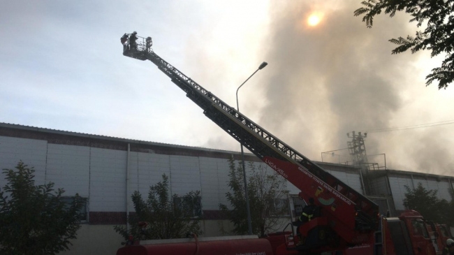 Gaziantep'te toptan gıda deposunda yangın