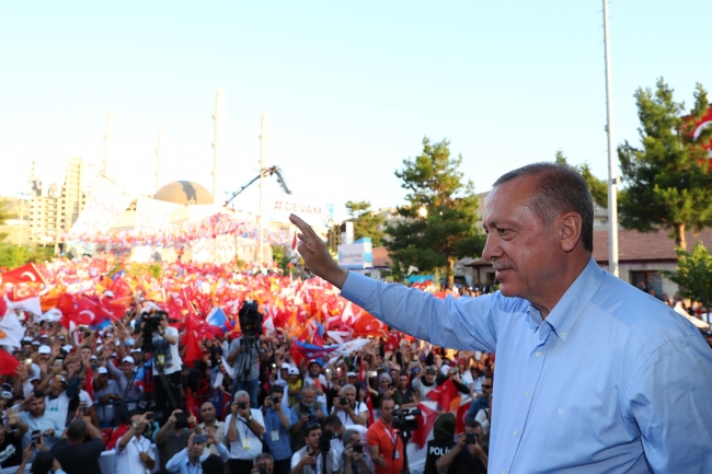 Cumhurbaşkanı Erdoğan: Nerede terör var biz orada tepelerine bineceğiz