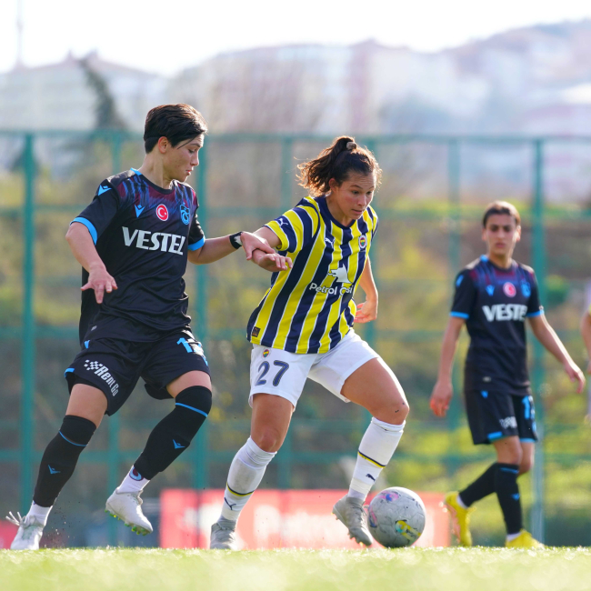 Fenerbahçe Petrol Ofisi Trabzonspor'u tek golle geçti