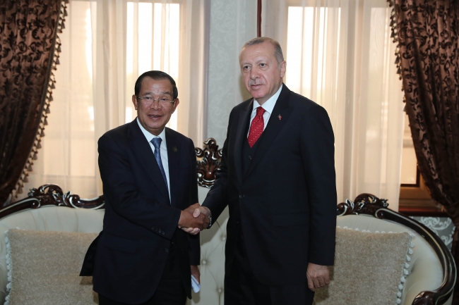 Cumhurbaşkanı Erdoğan Tacikistan'da ikili görüşmeler yaptı