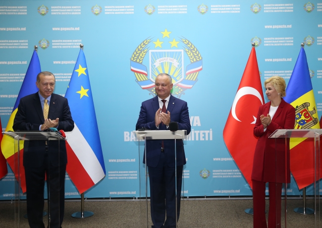 Cumhurbaşkanı Erdoğan: Türkiye olarak soydaşlarımızın yanında duracağız