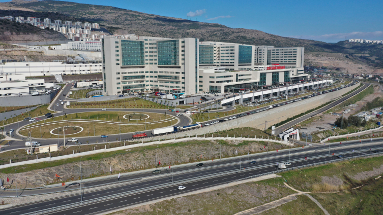 Bakan Uraloğlu: İzmir'imizi yüksek hızlı trenle tanıştıracağız