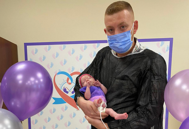 Dünyada birkaç vakadan biri: Koronavirüs hastası anne, yapay kalp ve akciğerle doğum yaptı