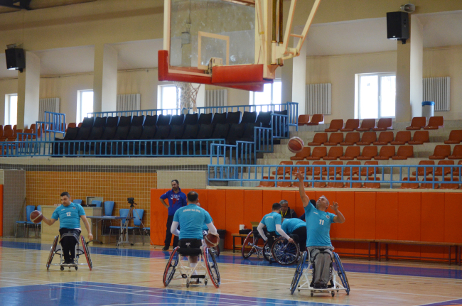 Trafik kazası sonrası basketbol ile hayata sarıldı