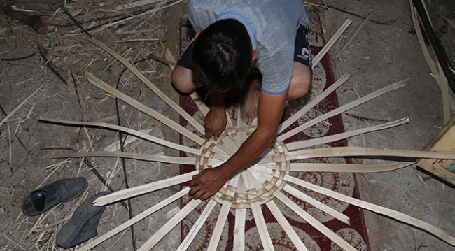 Kestane dalını sepete dönüştüren usta eller zamana direniyor