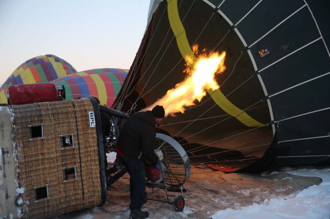 Kapadokya'da eşsiz manzaralar sunan balon turizmi