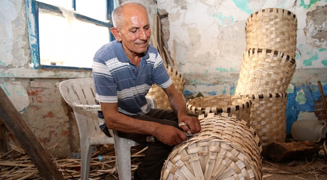 Kestane dalını sepete dönüştüren usta eller zamana direniyor
