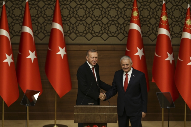 TBMM Başkanı Yıldırım'a Şeref Madalyası verildi