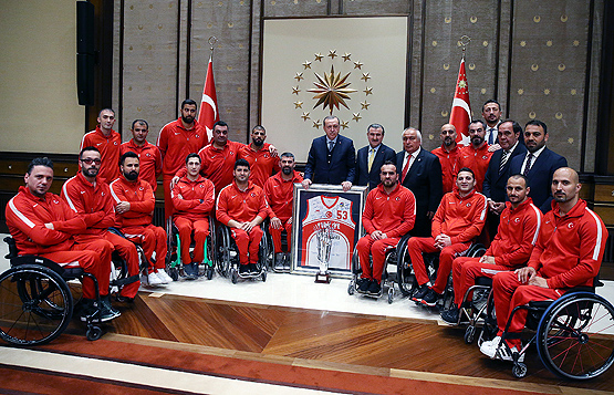 Cumhurbaşkanı Erdoğan, şampiyonları kabul etti