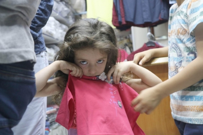 Çocukların bayramlıkları Sur esnafından