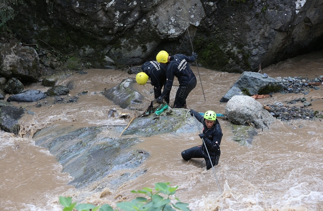 Araklı'daki selde kaybolan bir kişinin daha cansız bedenine ulaşıldı