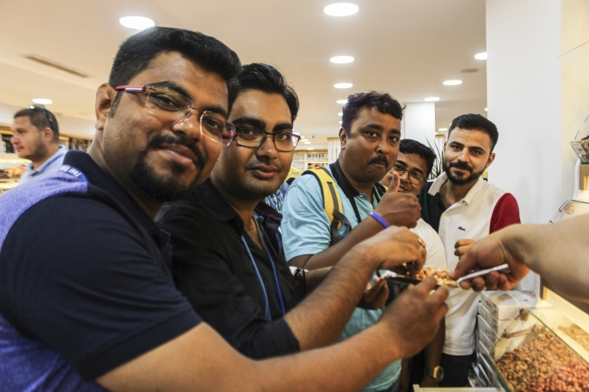 Hint iş insanının çalışanlarına armağan ettiği Türkiye tatili başladı