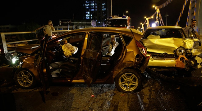 Başkentte 10 araç birbirine girdi: 7 yaralı
