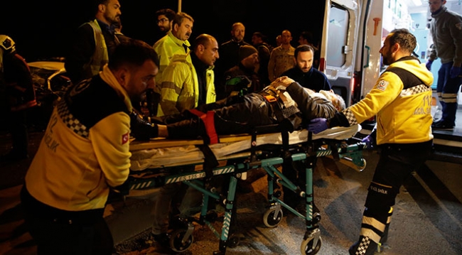 Başkentte 10 araç birbirine girdi: 7 yaralı