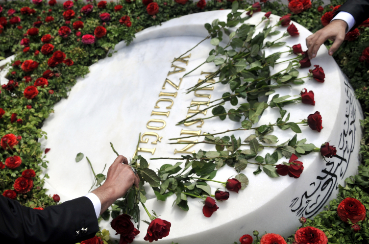 Vatanına aşık bir dava adamı: Muhsin Yazıcıoğlu