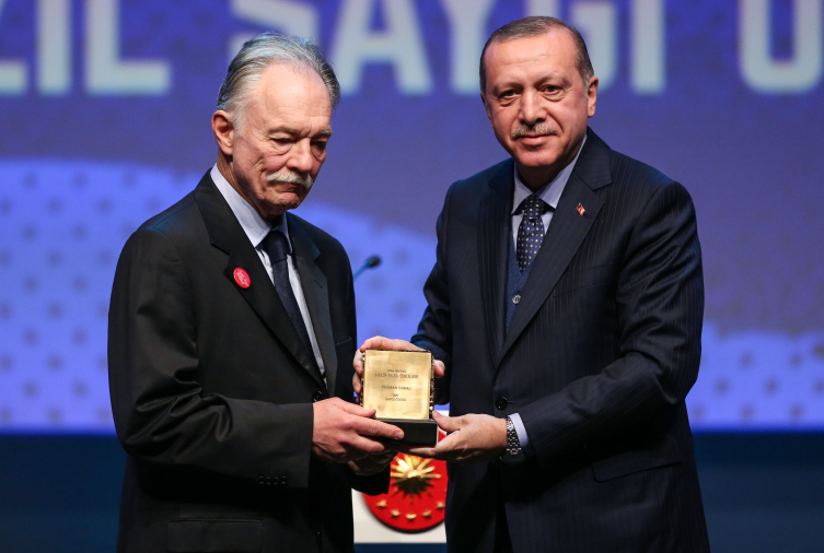 Bir düşünce insanı: Teoman Duralı