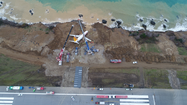 Trabzon'da pistten çıkan uçağın pilotları yargılanıyor