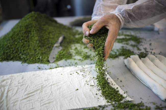 Koronavirüs döneminde tatlı üretimi de geçen yıllara göre düştü. Foto: AA