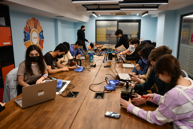 Mehmetçik için uyarı radarı ürettiler