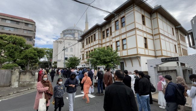 Tokyo Camii'nde bayram namazı kılındı