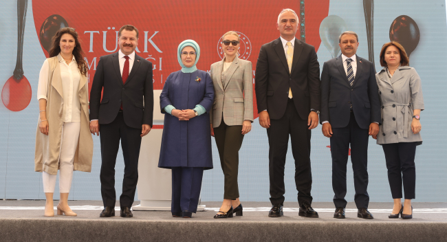 Emine Erdoğan "Balıkesir Gastronomi Festivali"ne katıldı