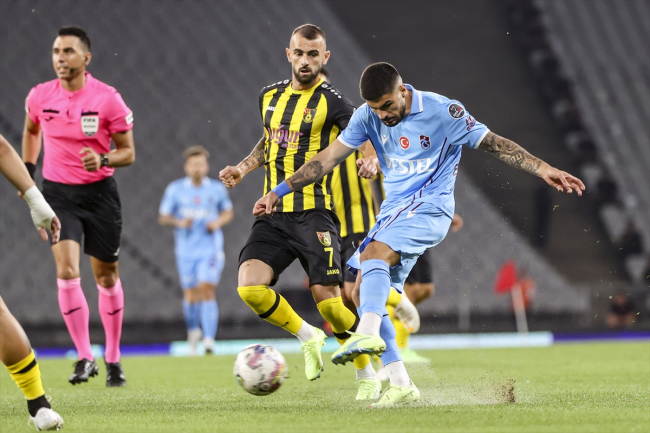 Sezonun ilk maçında 3 puan Trabzonspor’un