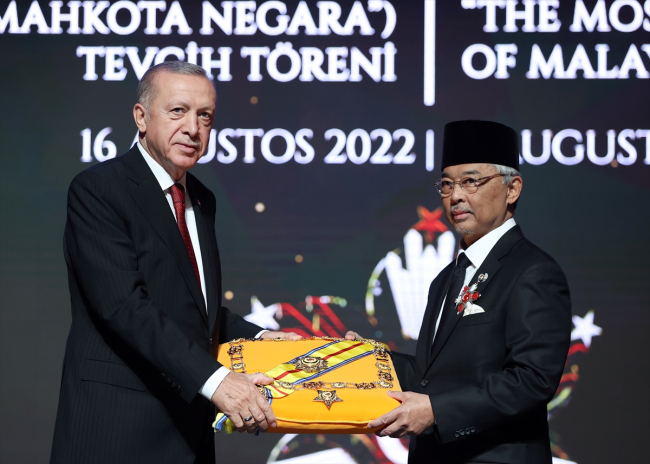 Cumhurbaşkanı Erdoğan, Malezya Kralı Sultan Abdullah Şah ile görüştü