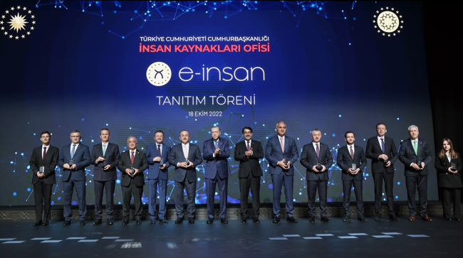 Cumhurbaşkanı Erdoğan: Yaz stajları için rakamı asgari ücret seviyesine yükseltiyoruz