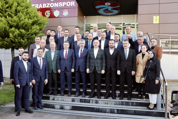 Bakan Karaismailoğlu Trabzonspor'u ziyaret etti
