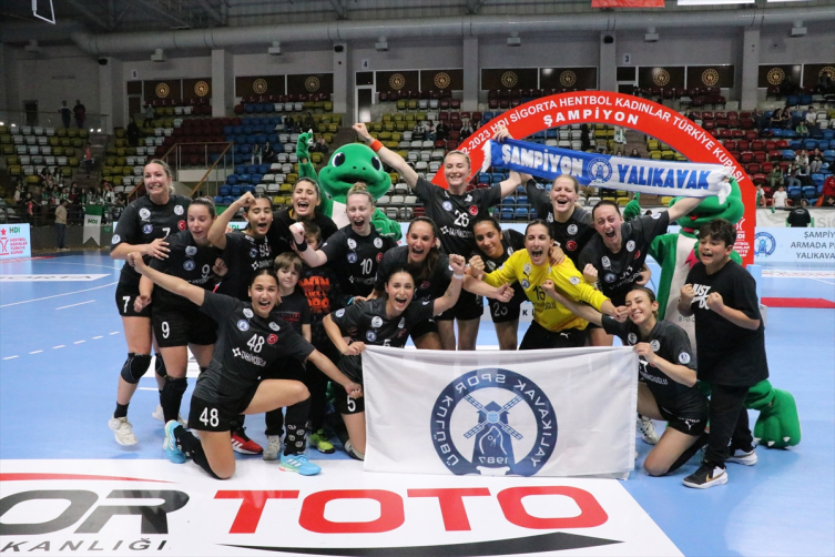 Hentbol Kadınlar Türkiye Kupası'nda Yalıkavakspor şampiyon oldu