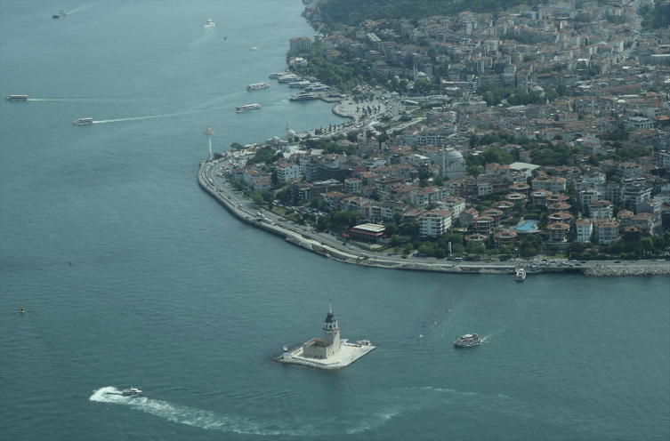 Marmara'da kirliliğe neden olan deniz araçları uçakla tespit ediliyor