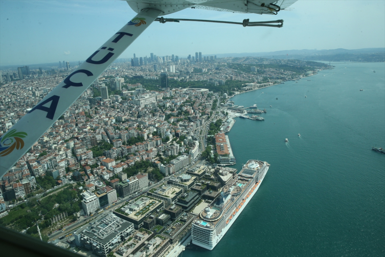 Marmara'da kirliliğe neden olan deniz araçları uçakla tespit ediliyor
