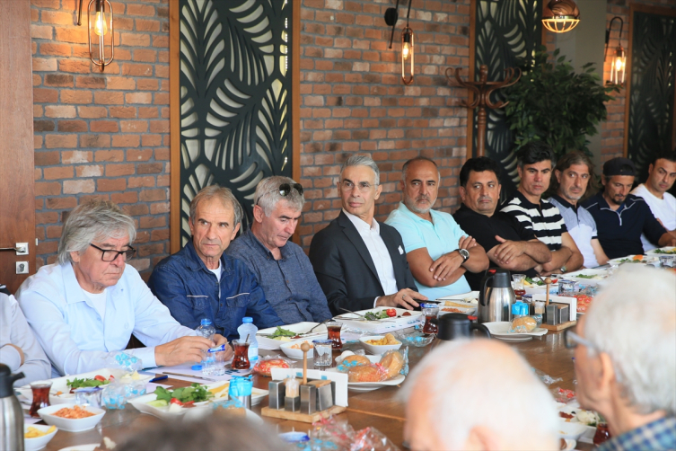 Kocaelispor eski futbolcularıyla bir araya geldi