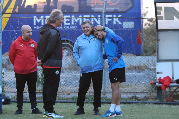 Menemen FK Teknik Direktörü Yılmaz Vural "asker ocağı"na döndü