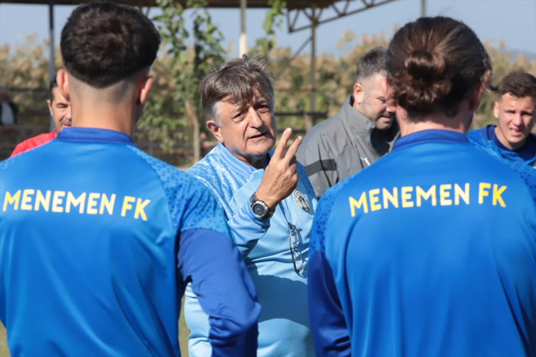 Menemen FK Teknik Direktörü Yılmaz Vural "asker ocağı"na döndü