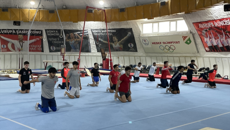 Artistik Cimnastik Erkek Milli Takımı Bolu'da güç topluyor