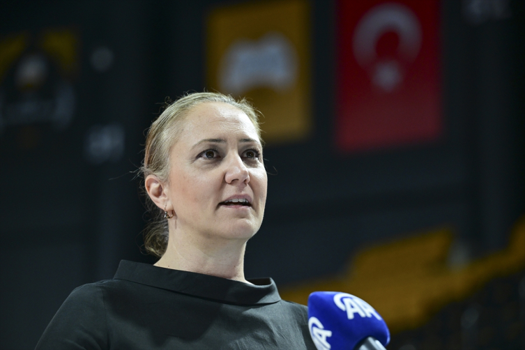 VakıfBank Menajeri Banu Can Schürmann Kulüpler Dünya Şampiyonluğu'na inanıyor