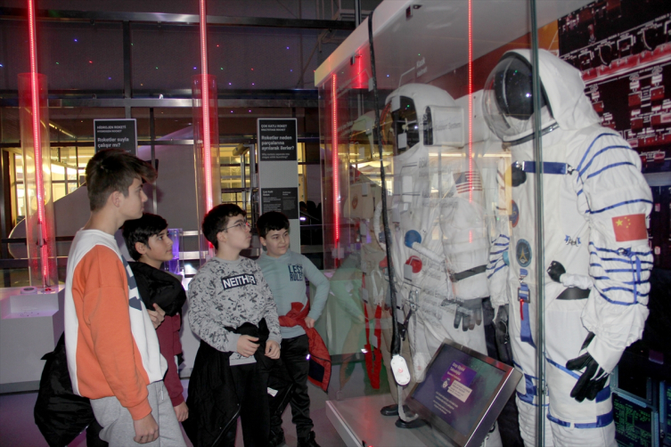 Alper Gezeravcı'nın uzay yolculuğu bilim merkezlerinde yoğunluğu arttırdı